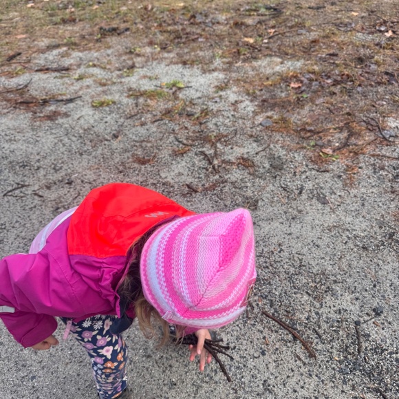 Gorgeous helly hansen jacket size 4T - Picture 3 of 5